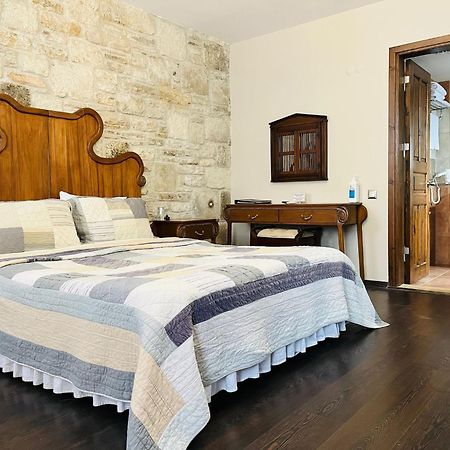 Griffon Hotel Yenifoca Bagian luar foto